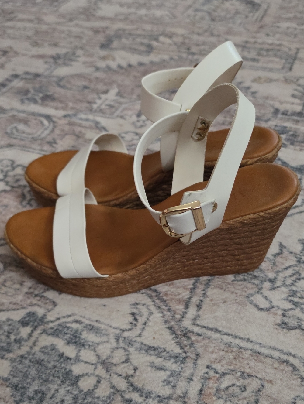 Womens Size 10 Italian Shoemakers White Wedge Sandals with Ankle Strap